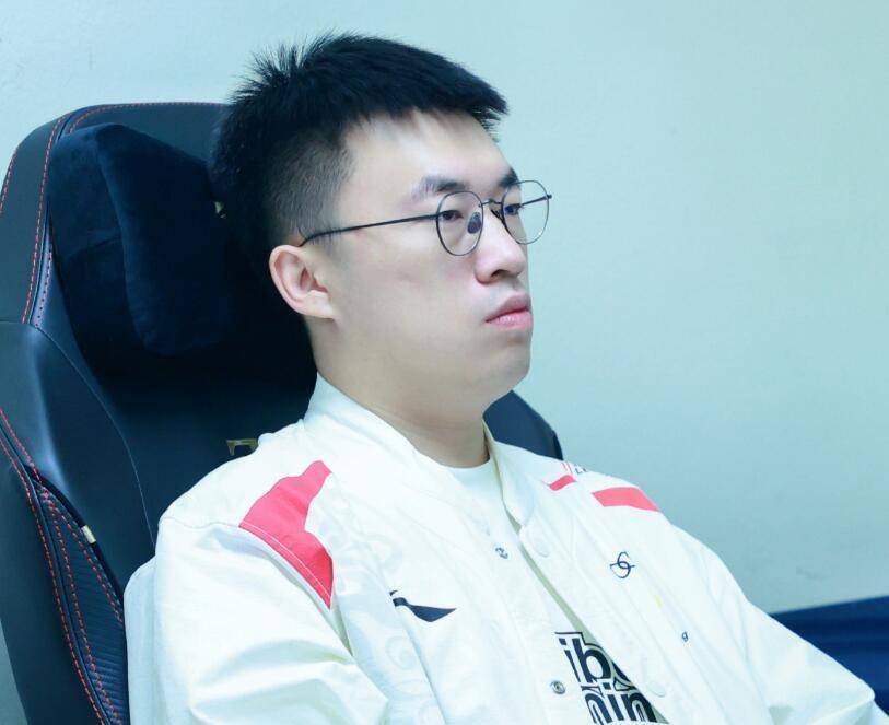 Rookie连续五场比赛得分超过回归赛场，MAD挑战极限！